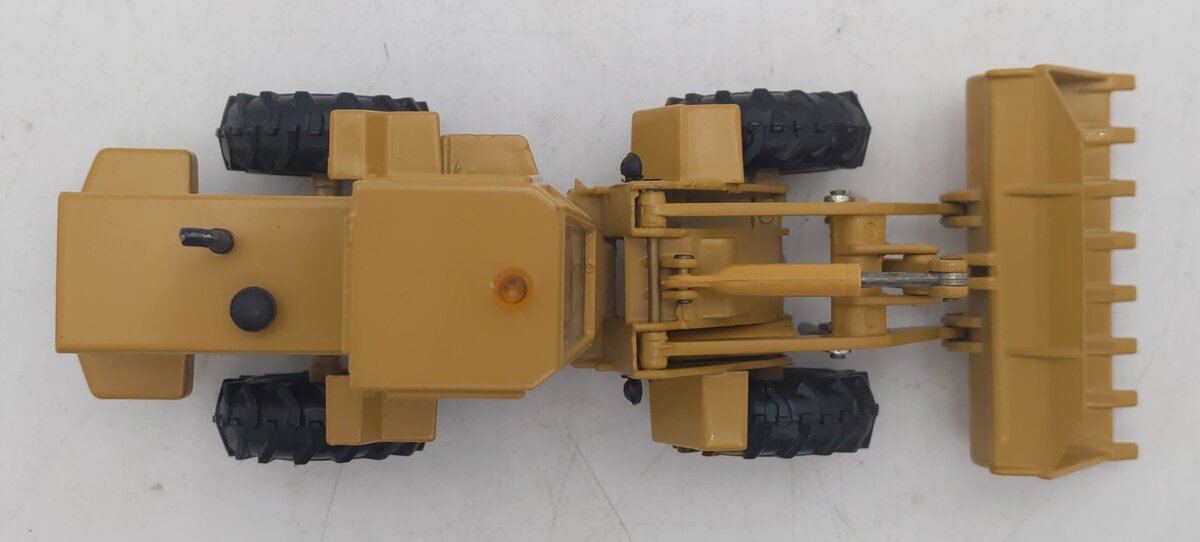 Conrad 2886 1:50 Die-Cast Caterpillar 936 Wheel Loader/Box