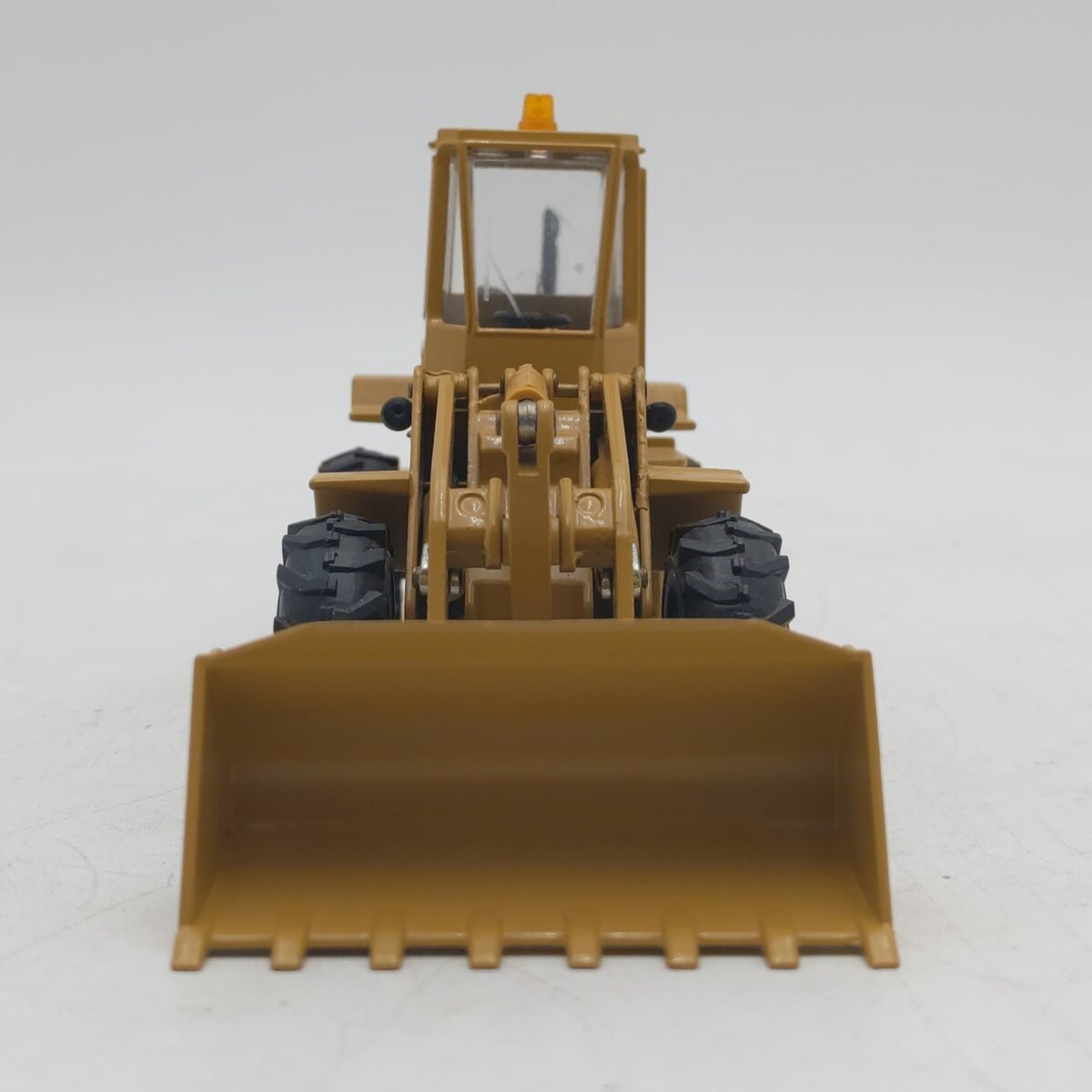 Conrad 2886 1:50 Die-Cast Caterpillar 936 Wheel Loader/Box