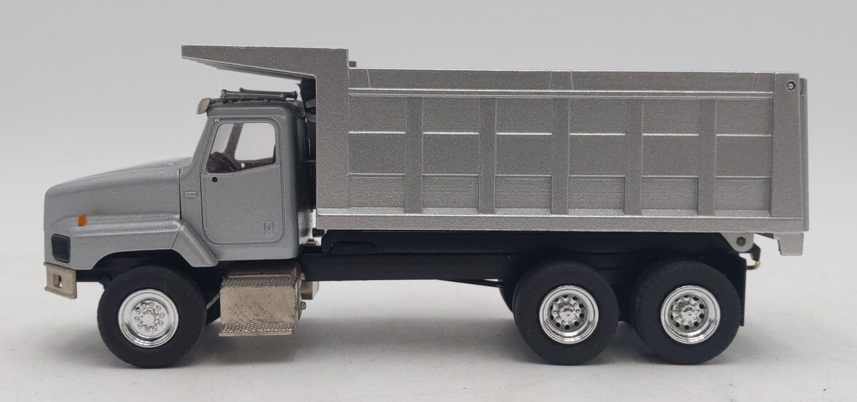 Conrad 1:50 Die-Cast International 5600i Dump Truck EX