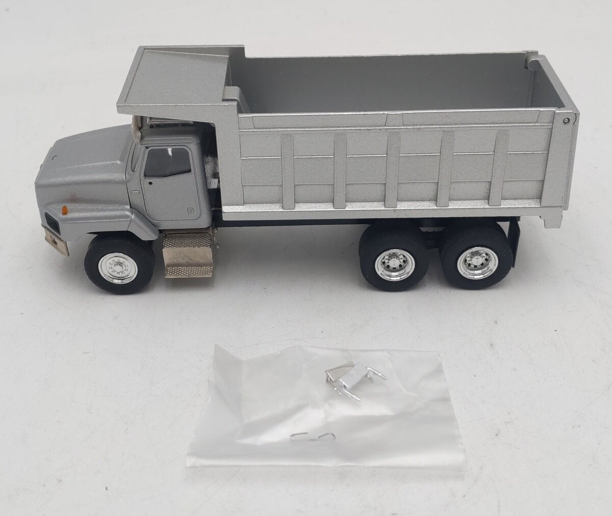 Conrad 1:50 Die-Cast International 5600i Dump Truck EX