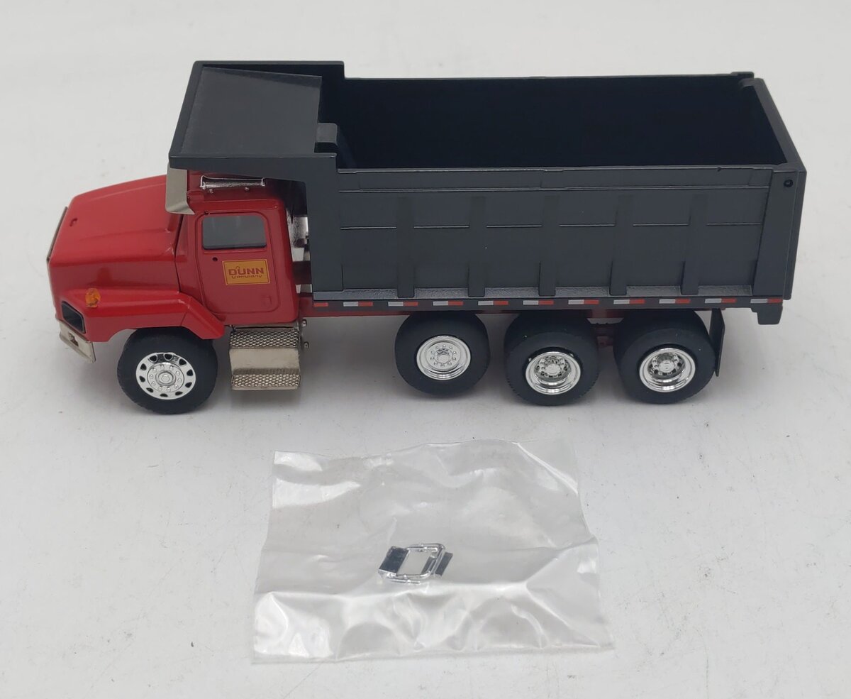 Conrad 1:50 Die-Cast Dunn International 5600 Dump Truck LN