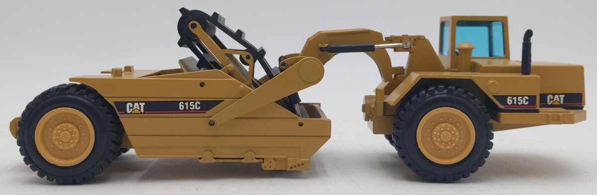 NZG 260 1:50 Scale Diecast Caterpillar 615C Wheel Tractor w/Elevating Scraper LN