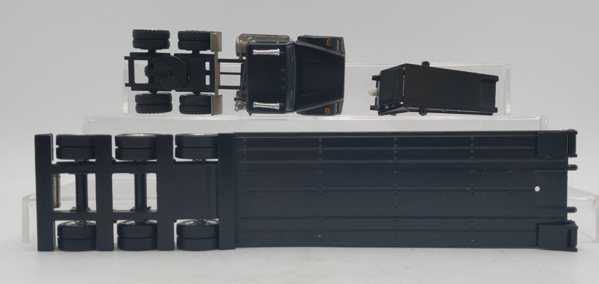 Conrad 3512 1:50 Scale Freigthliner Truck with Talbert Low Loader EX