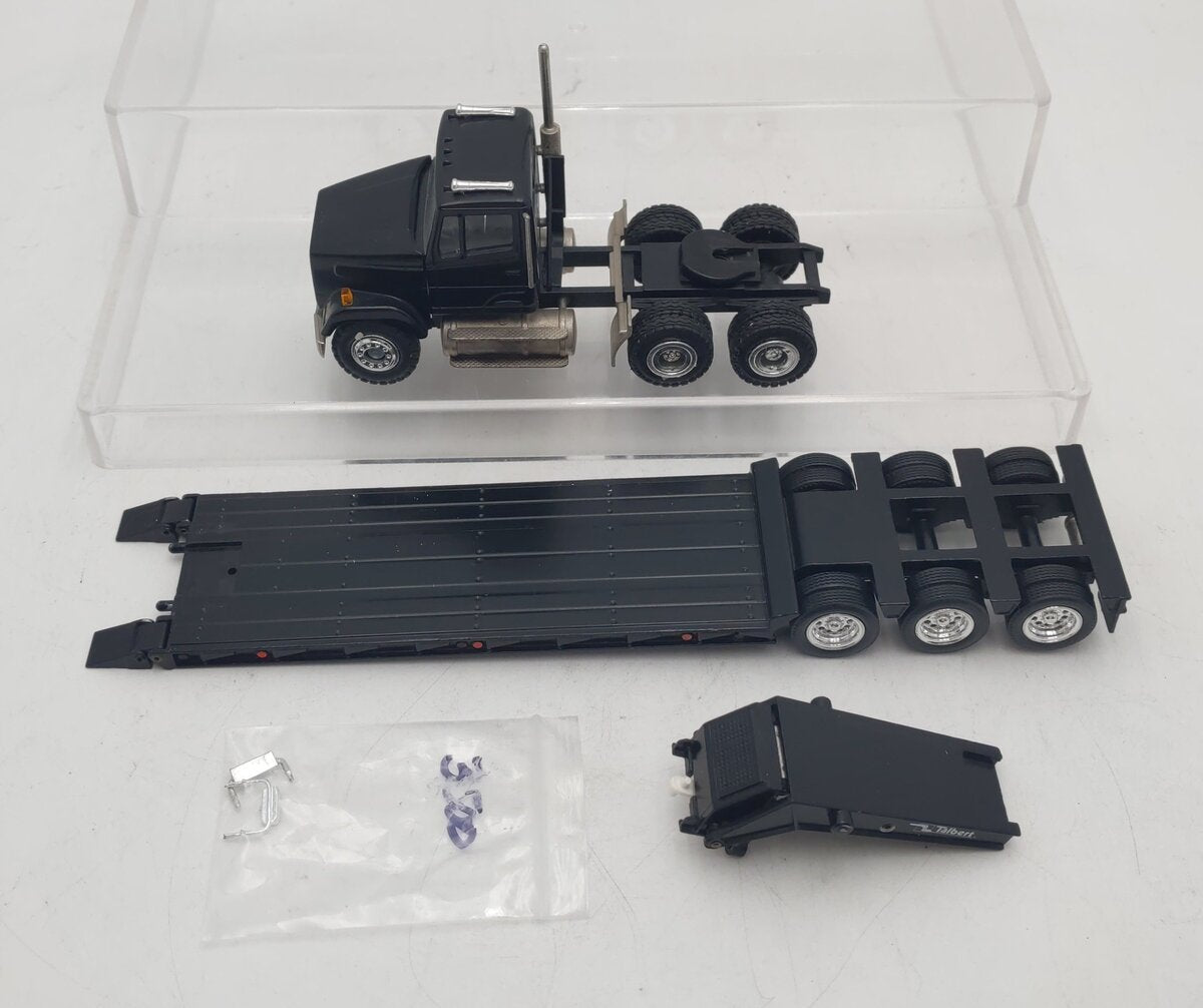 Conrad 3512 1:50 Scale Freigthliner Truck with Talbert Low Loader EX