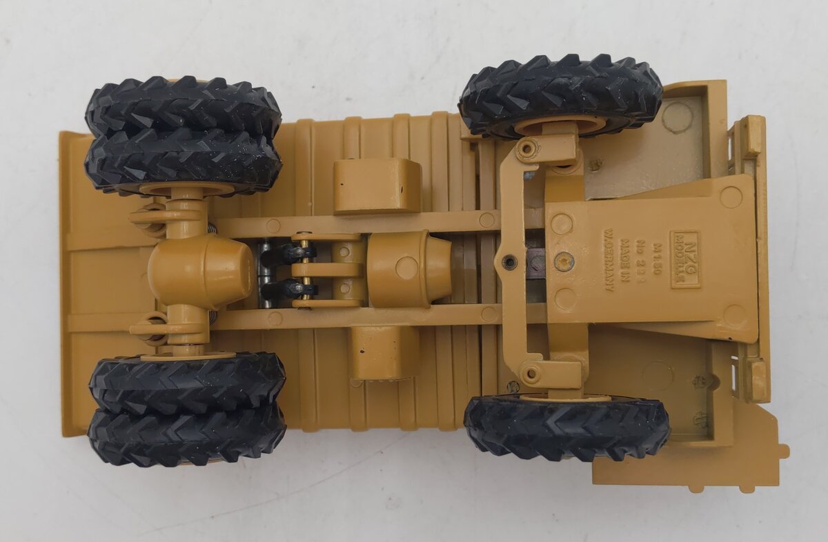 NZG 222 1:50 769C Caterpillar Dump Truck EX/Box