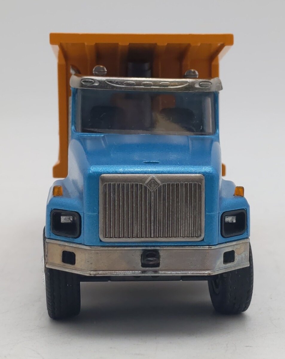 Conrad 1:50 Blue & Yellow International 5600 Dump Truck EX