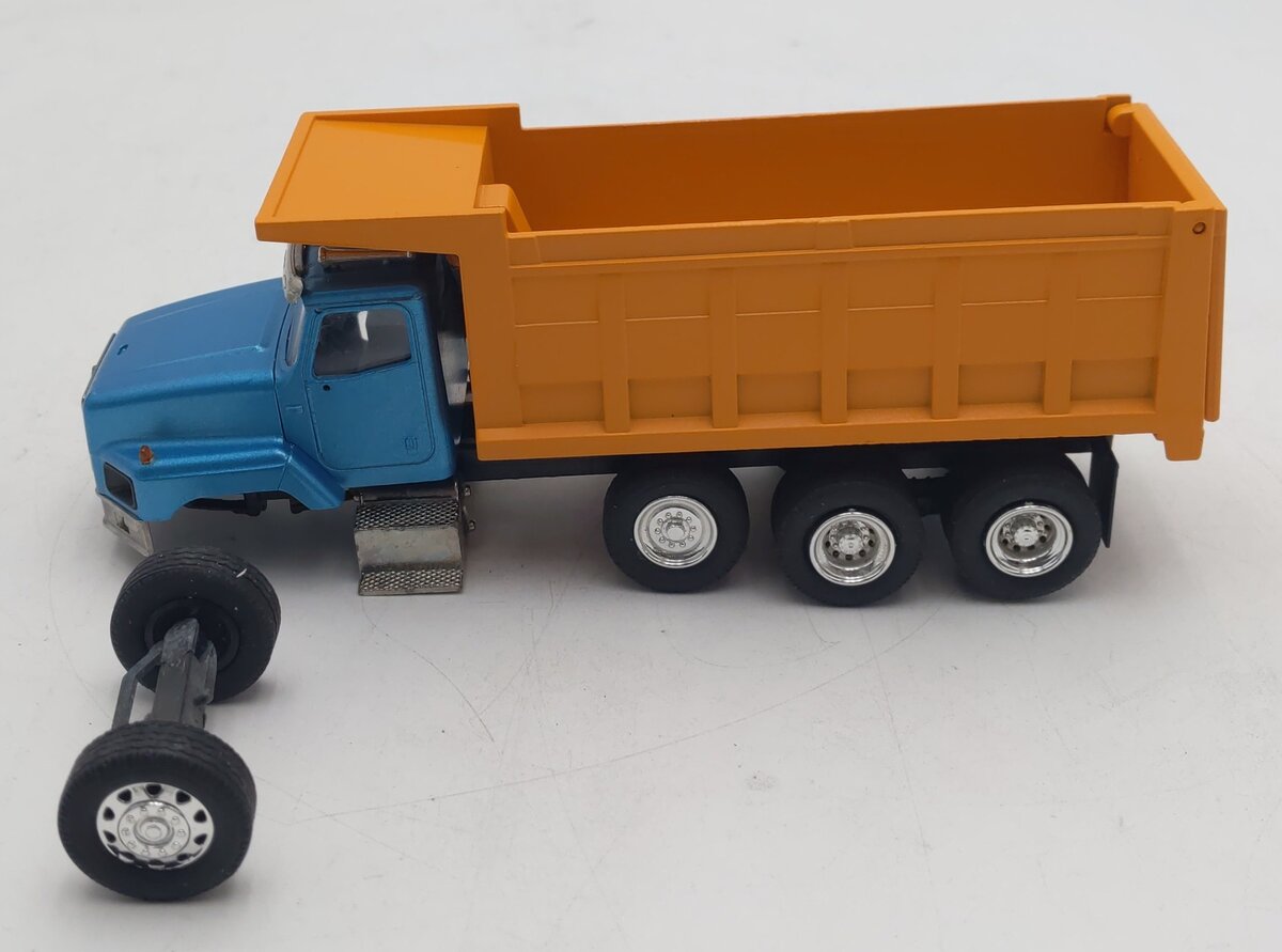 Conrad 1:50 Blue & Yellow International 5600 Dump Truck EX