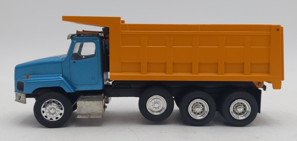 Conrad 1:50 Blue & Yellow International 5600 Dump Truck EX