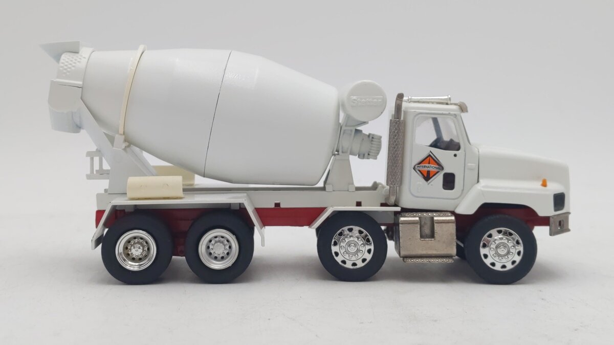 Conrad 1:50 Die-Cast International 5600 Mixer Truck VG
