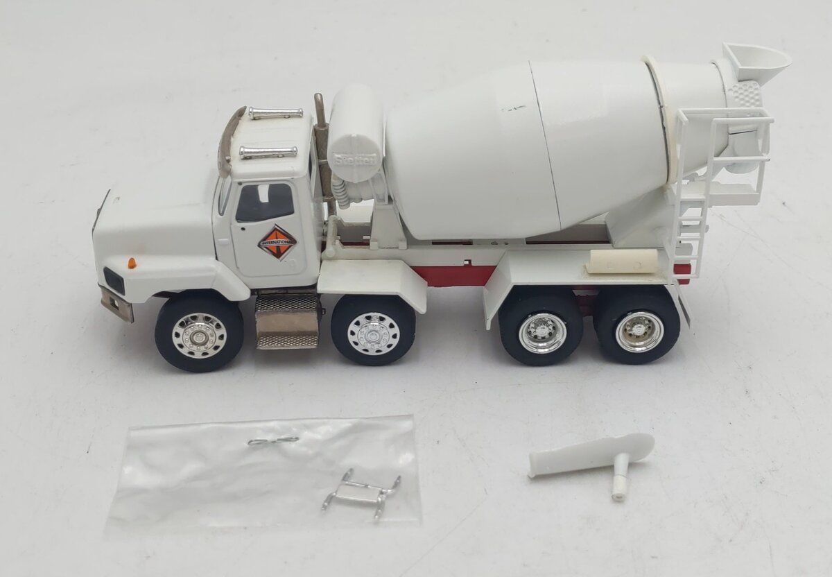 Conrad 1:50 Die-Cast International 5600 Mixer Truck VG