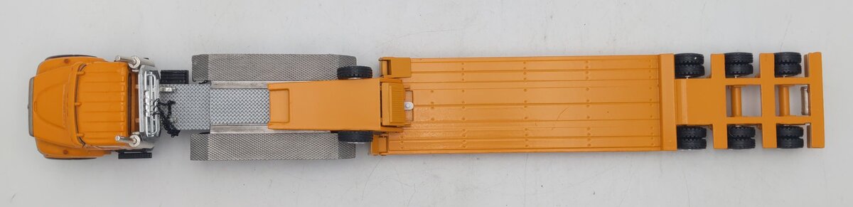 Conrad 1:50 Talbert 7000 International Truck with Lowboy Trailer VG
