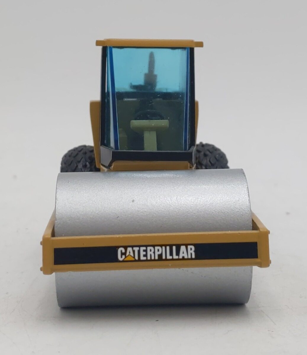 NZG 401/2 1:50 Die-Cast Caterpillar CS-563C Vibratory Soil Compactor EX