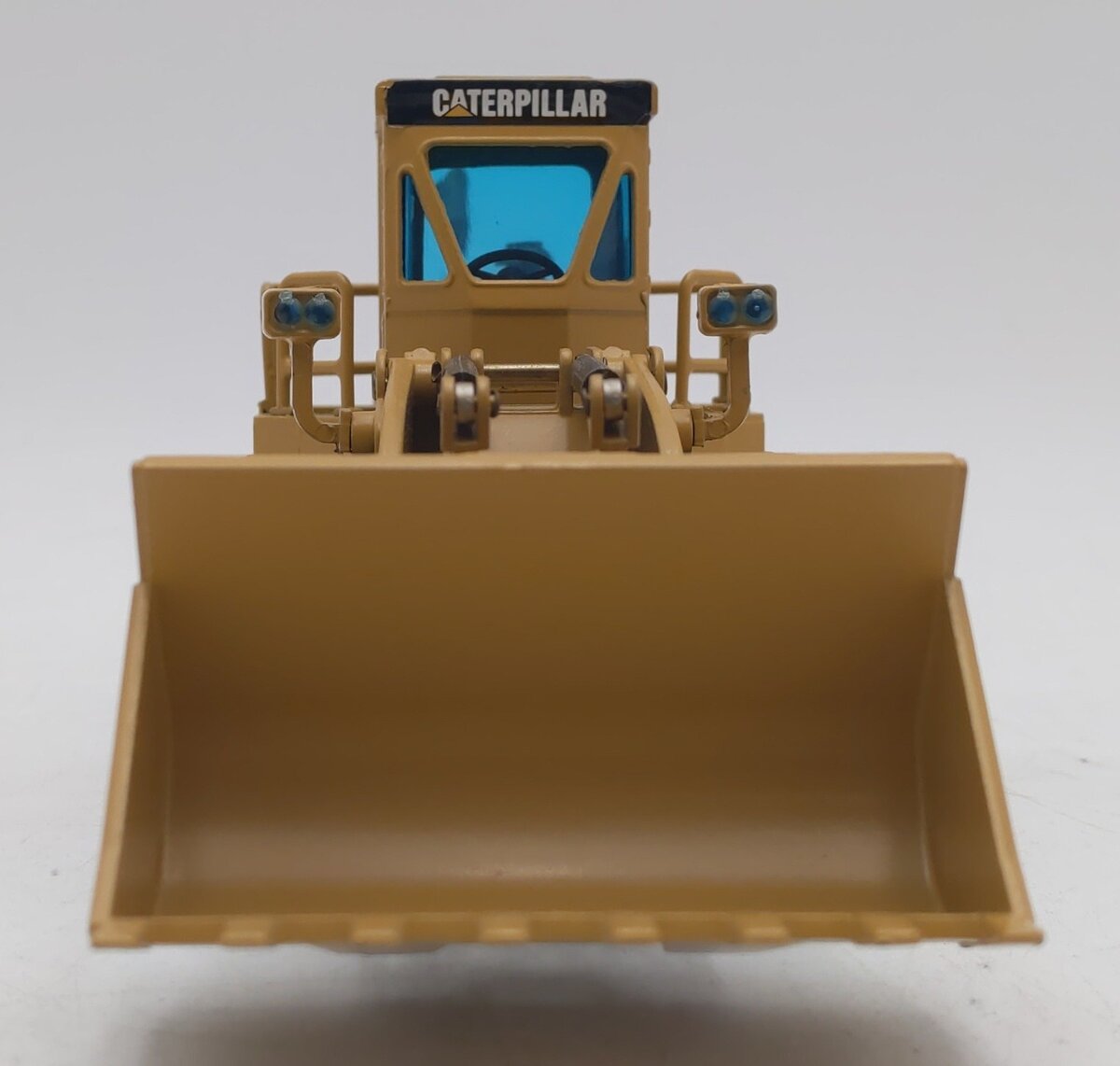 NZG 167 1:50 Caterpillar 988B Wheel-Type Loader VG/Box