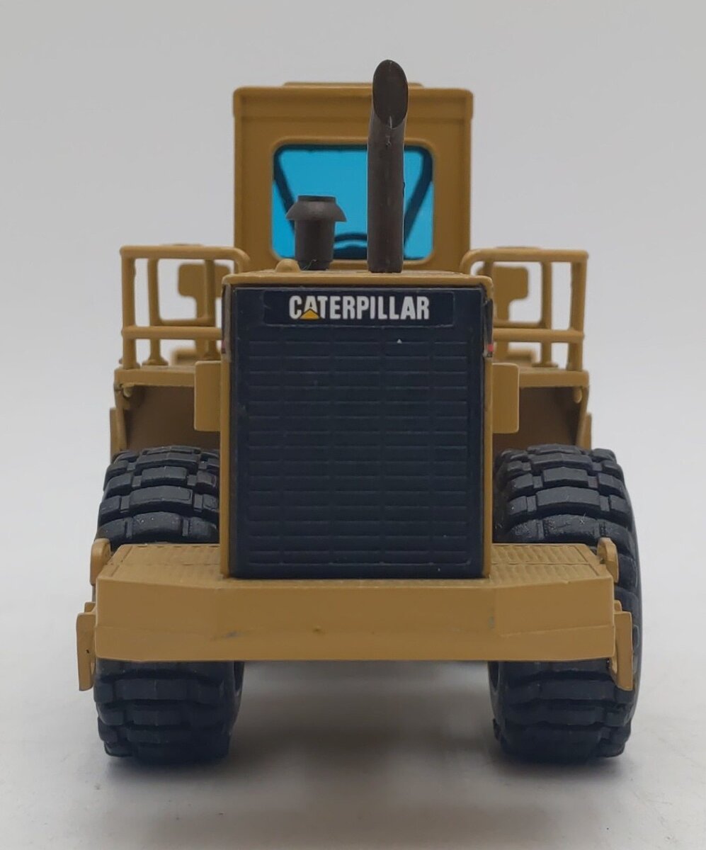 NZG 167 1:50 Caterpillar 988B Wheel-Type Loader VG/Box