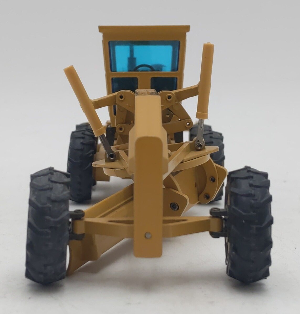 NZG 387 1:50 16G Caterpillar Motor Grader VG/Box