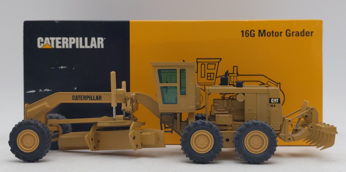 NZG 387 1:50 16G Caterpillar Motor Grader VG/Box