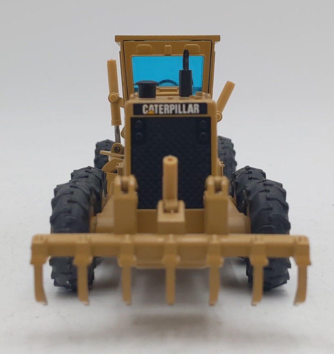 NZG 387 1:50 16G Caterpillar Motor Grader VG/Box