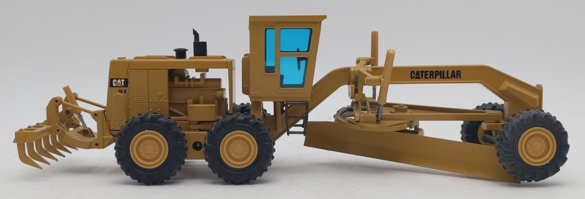 NZG 387 1:50 16G Caterpillar Motor Grader VG/Box