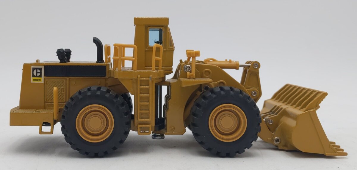 Shinsei 601 1:75 Caterpillar 992C Wheel Loader EX/Box