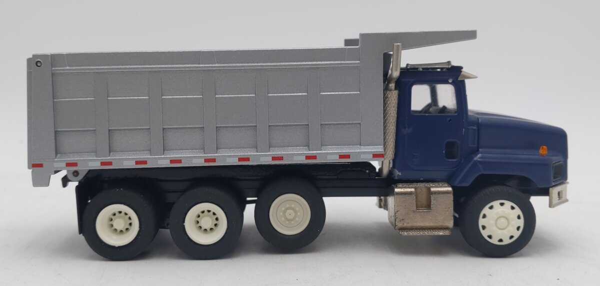 Conrad 1:50 Die-Cast Blue International 5600 Dump Truck EX