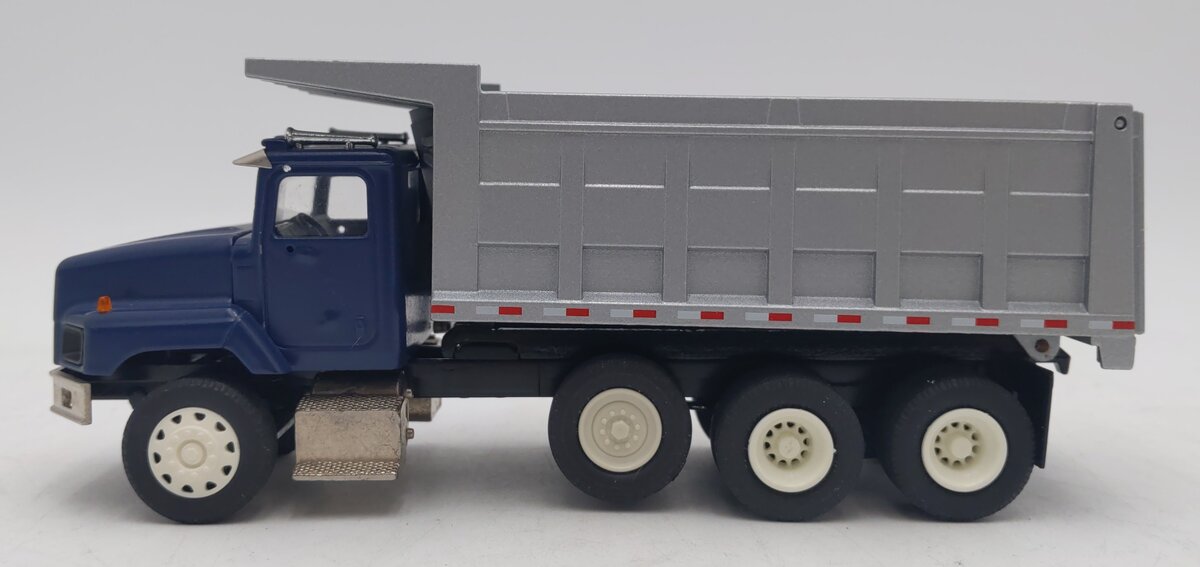 Conrad 1:50 Die-Cast Blue International 5600 Dump Truck EX