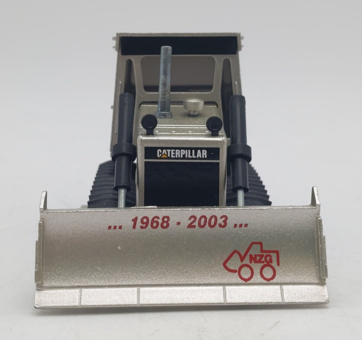 NZG 205 1:50 Scale NZG 35th Anniversary Caterpillar D4E Dozer LN