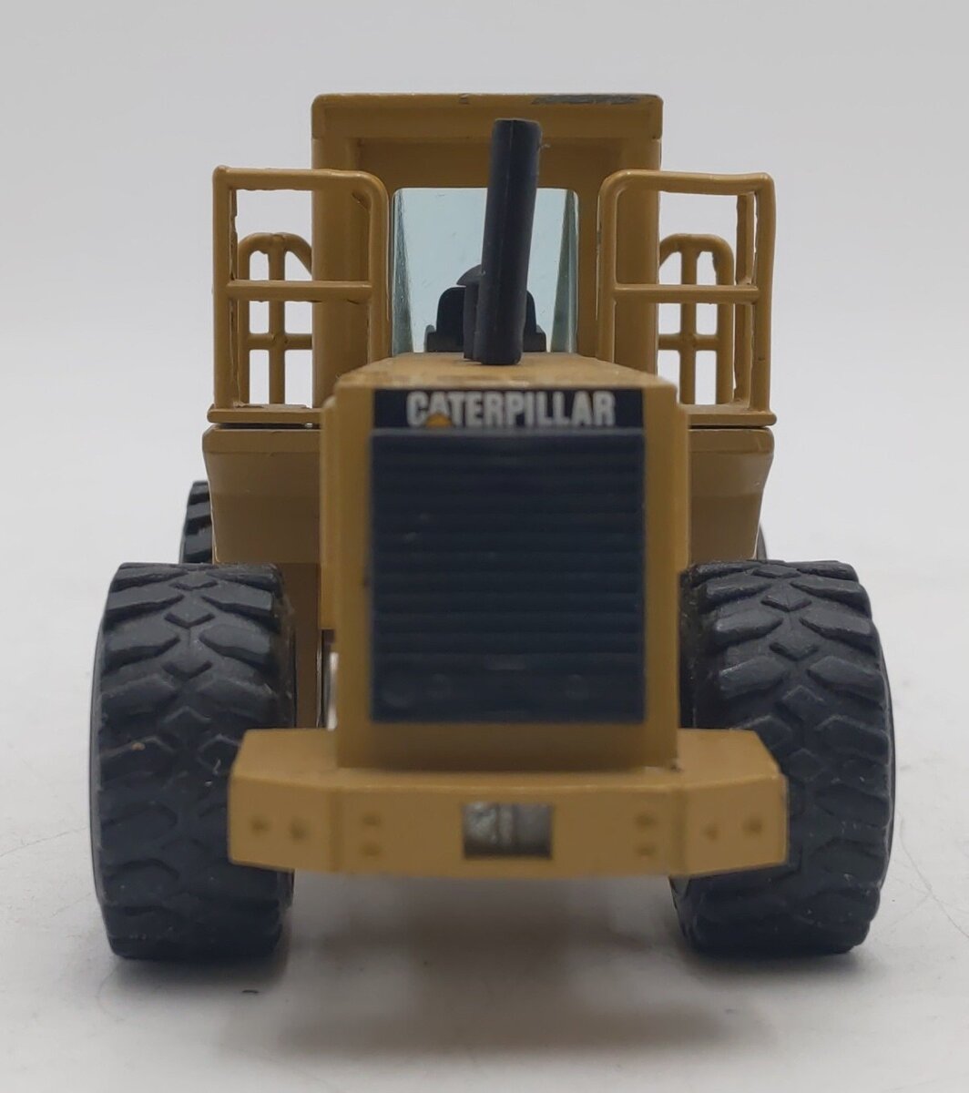 NZG 237 1:50 Caterpillar 966D Wheel Loader EX/Box