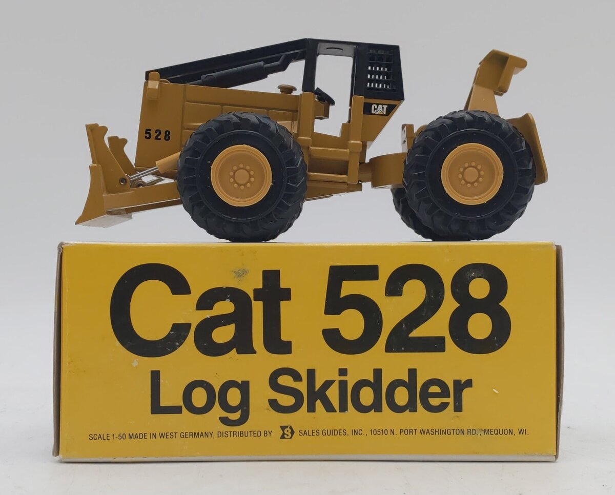 NZG 220 1:50 Caterpillar 528 Log Skidder EX/Box