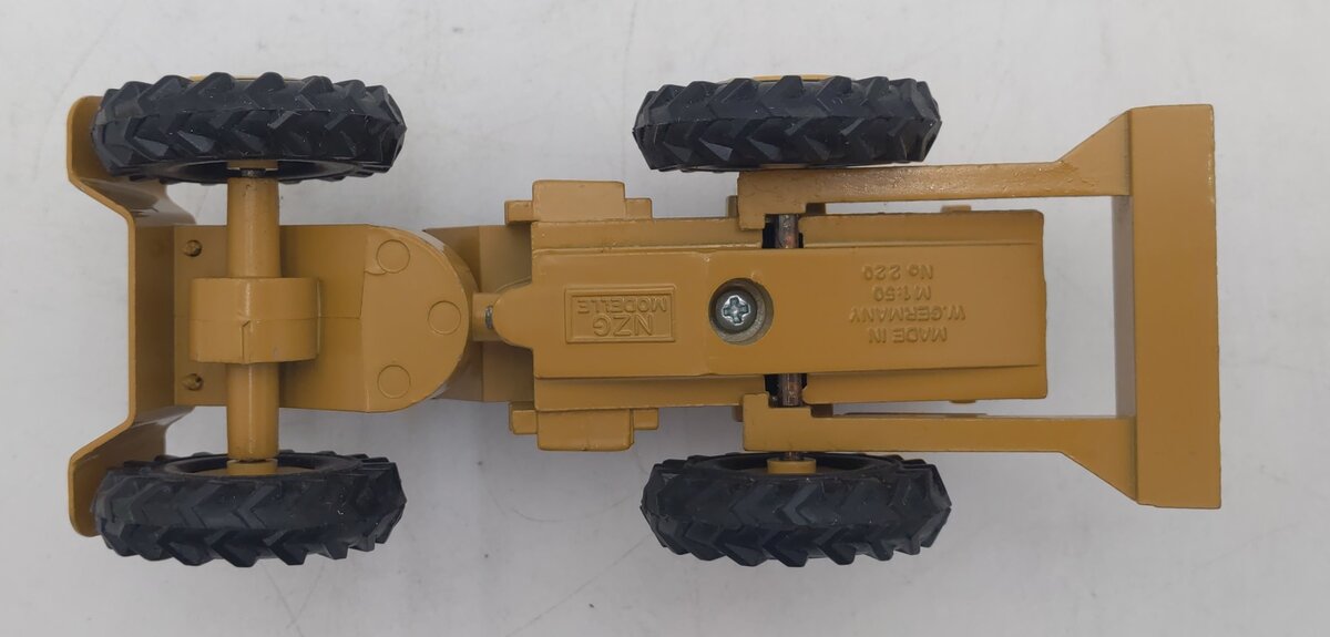 NZG 220 1:50 Caterpillar 528 Log Skidder EX/Box