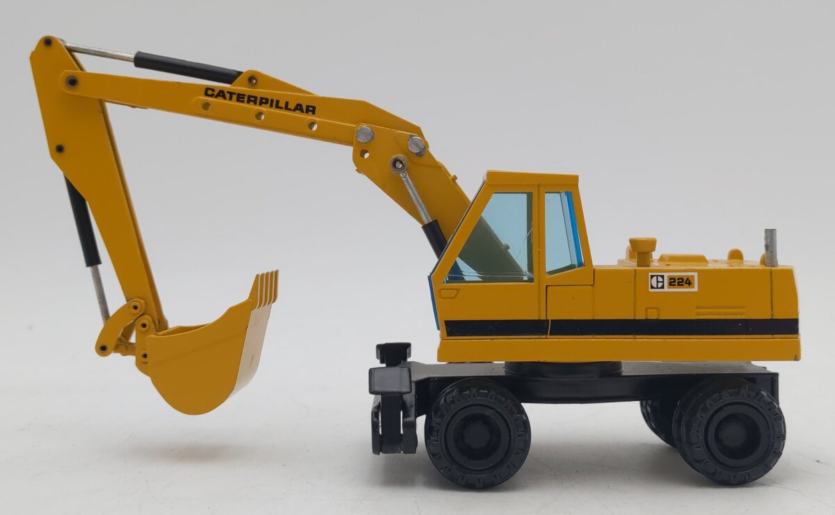 NZG 259 1:50 Die-Cast Caterpillar 224 Wheel Type Excavator EX