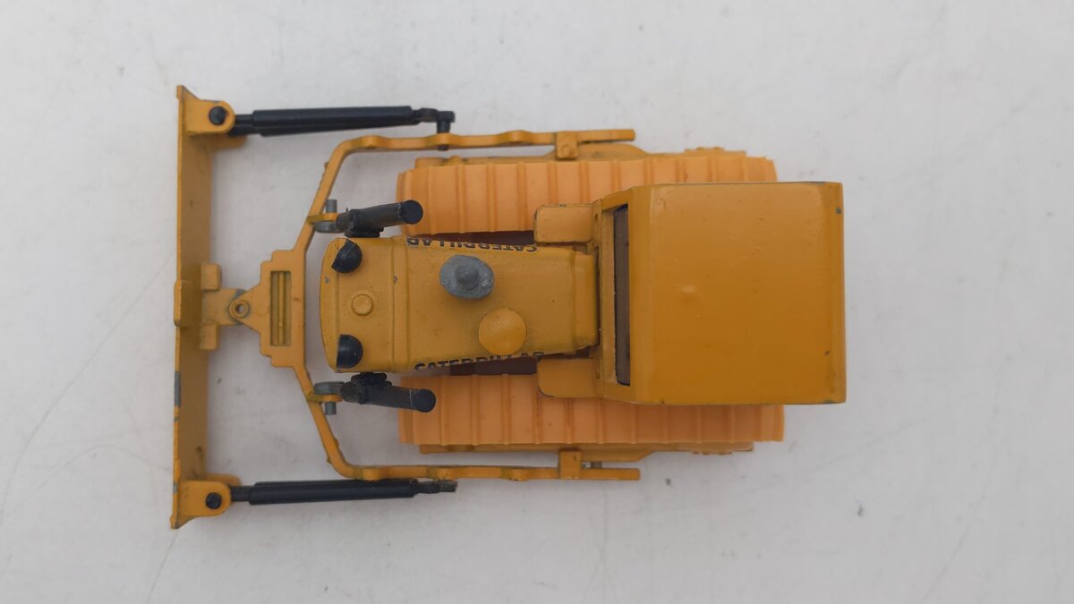 NZG Modelle 119 1:50 Scale Die-Cast CAT D4D Bulldozer VG/Box