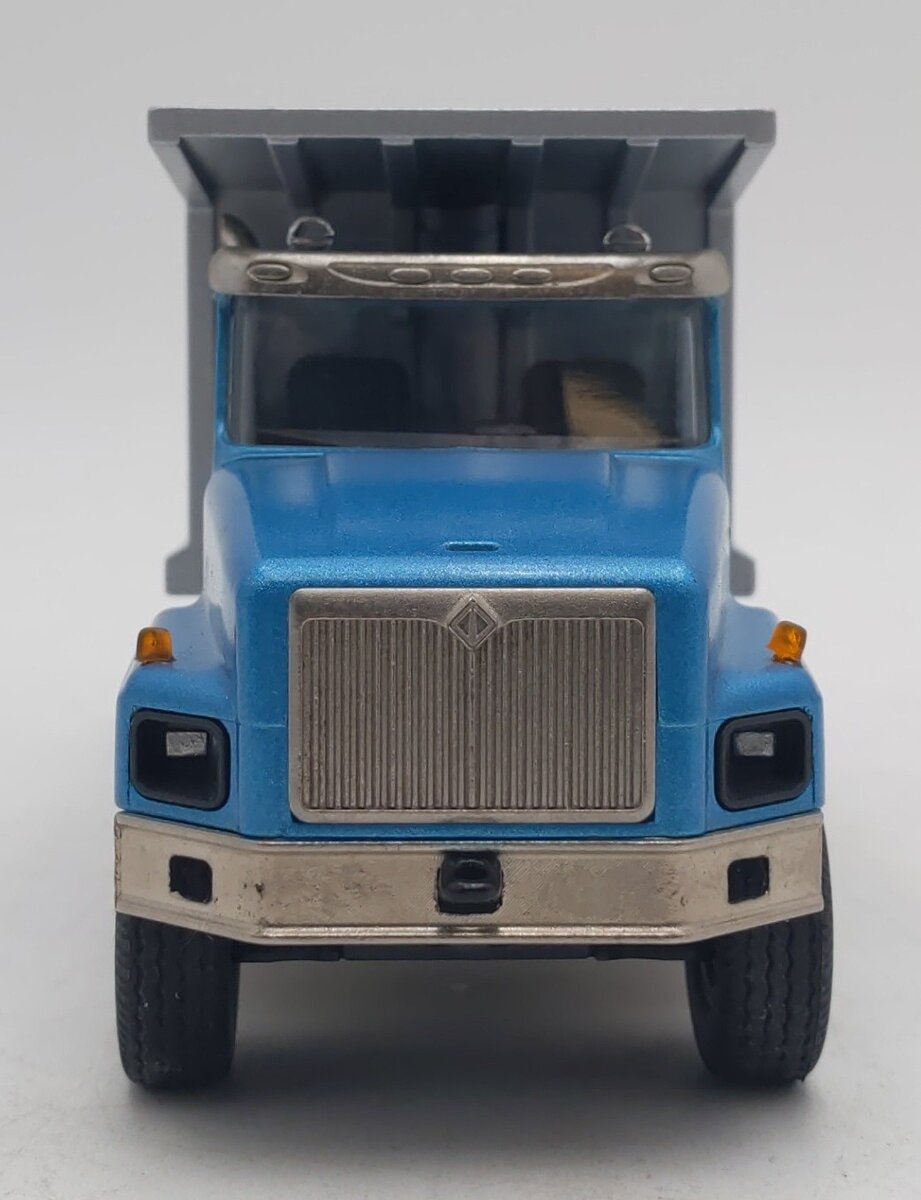 Conrad 1:50 Blue International 5600i Dump Truck LN