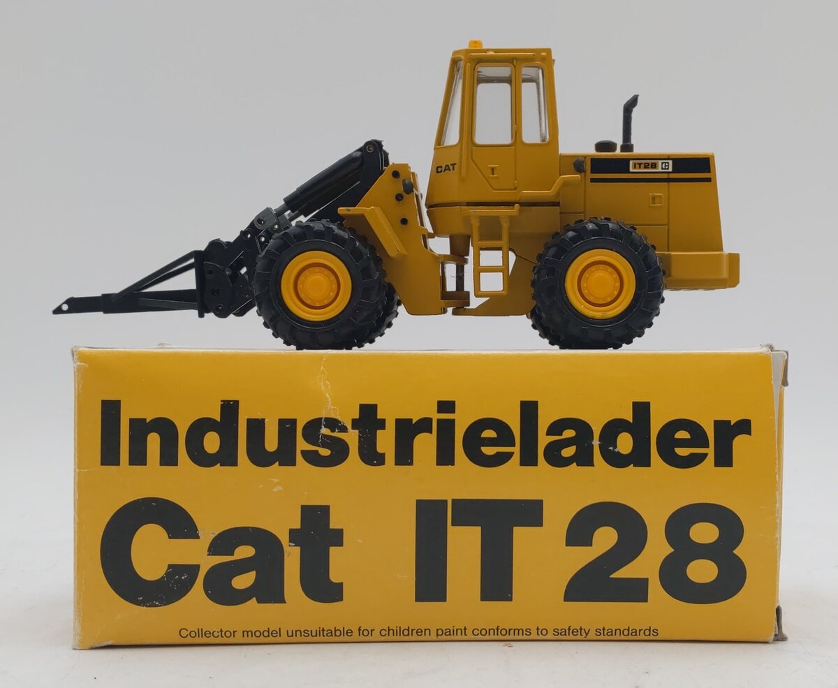 Conrad 2888 1:50 Die-Cast Caterpillar IT28 Loader EX/Box