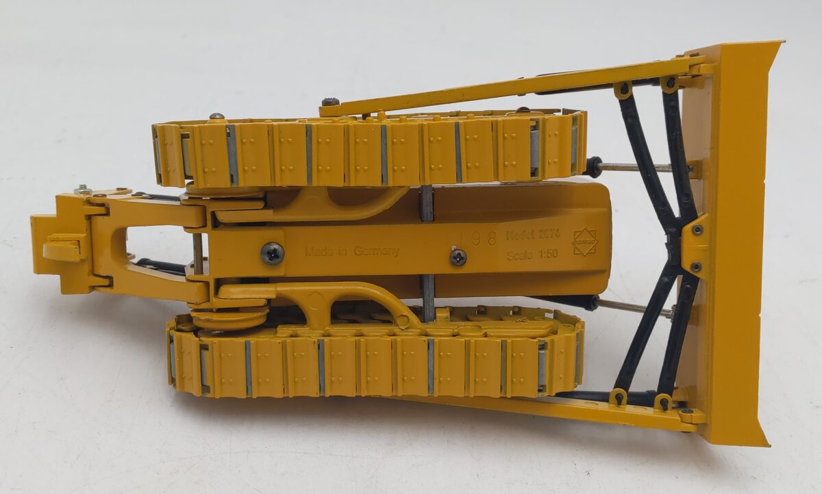 Conrad 2874 1:50 Caterpillar D9G Track-Type Tractor EX/Box