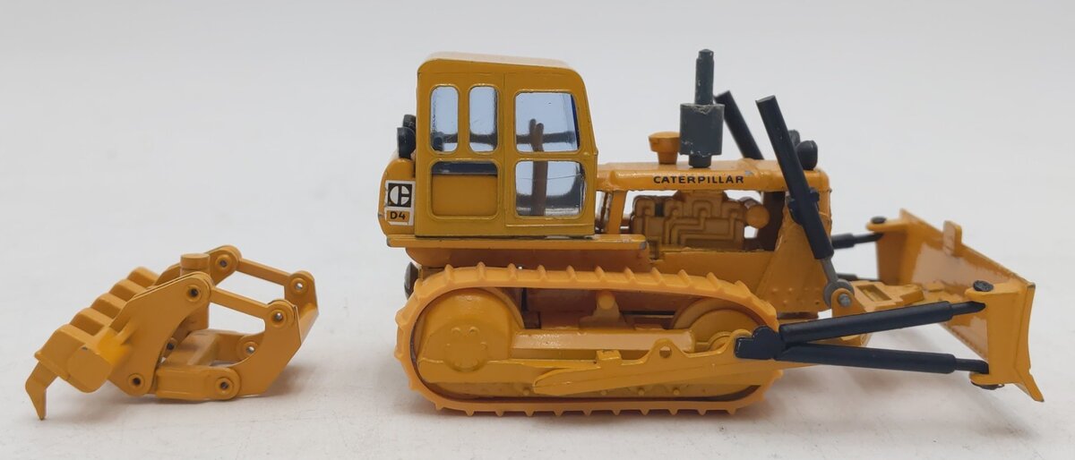 NZG 1:50 Die-Cast Caterpillar D4D Dozer with Ripper EX/Box