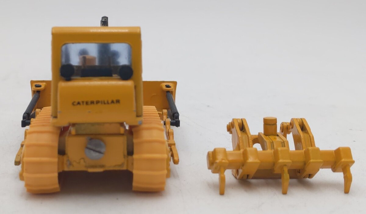 NZG 1:50 Die-Cast Caterpillar D4D Dozer with Ripper EX/Box