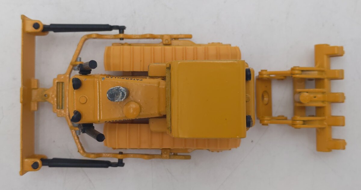 NZG 1:50 Die-Cast Caterpillar D4D Dozer with Ripper EX/Box