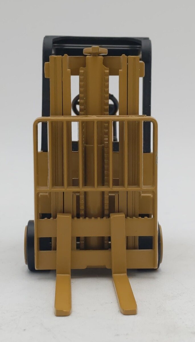 NZG 225 1:50 Caterpillar M50B Lift Truck VG/Box