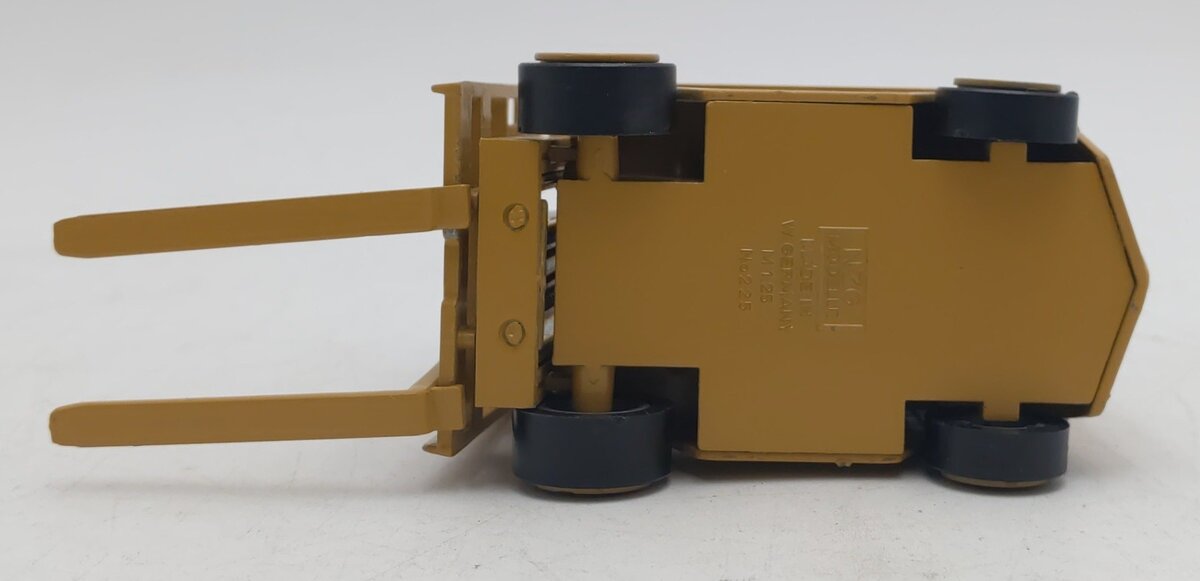 NZG 225 1:50 Caterpillar M50B Lift Truck VG/Box