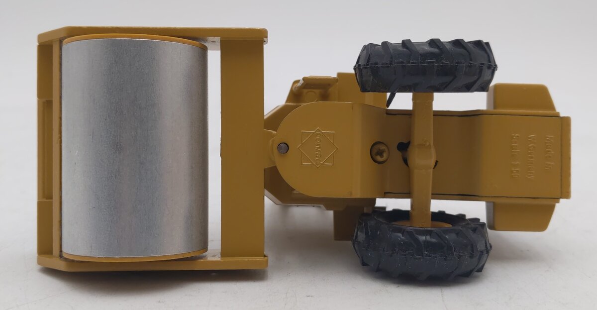Conrad 2889 1:50 Caterpillar Compactor CAT CS 653 EX/Box
