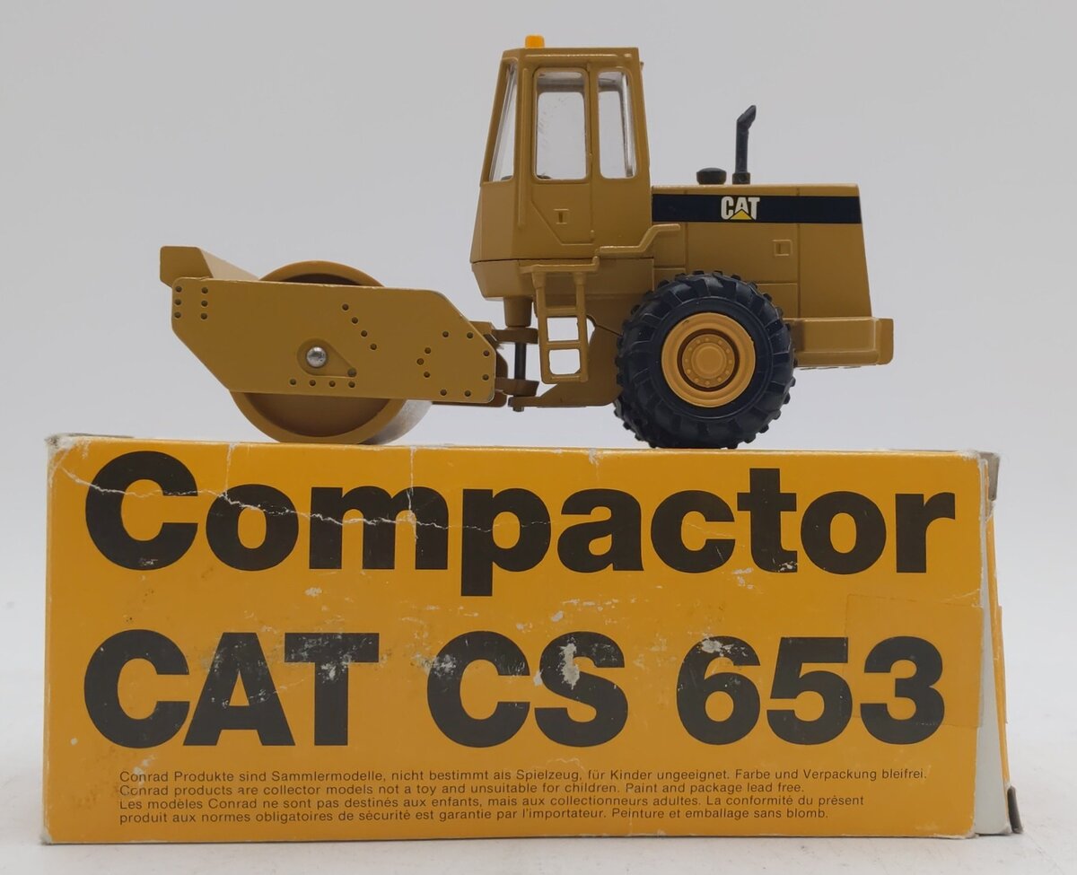 Conrad 2889 1:50 Caterpillar Compactor CAT CS 653 EX/Box