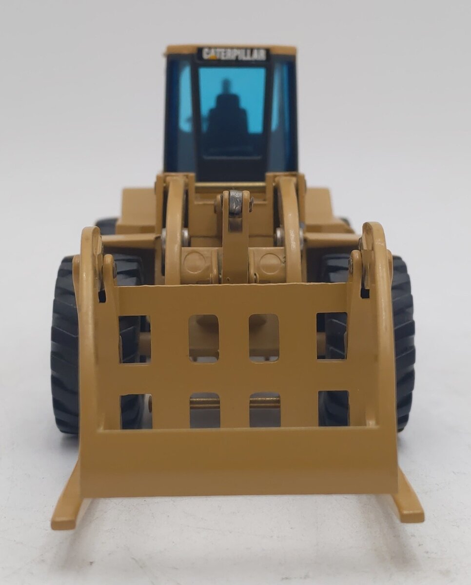 NZG 376 1:50 Scale Diecast Caterpillar 966F Log Loader EX/Box
