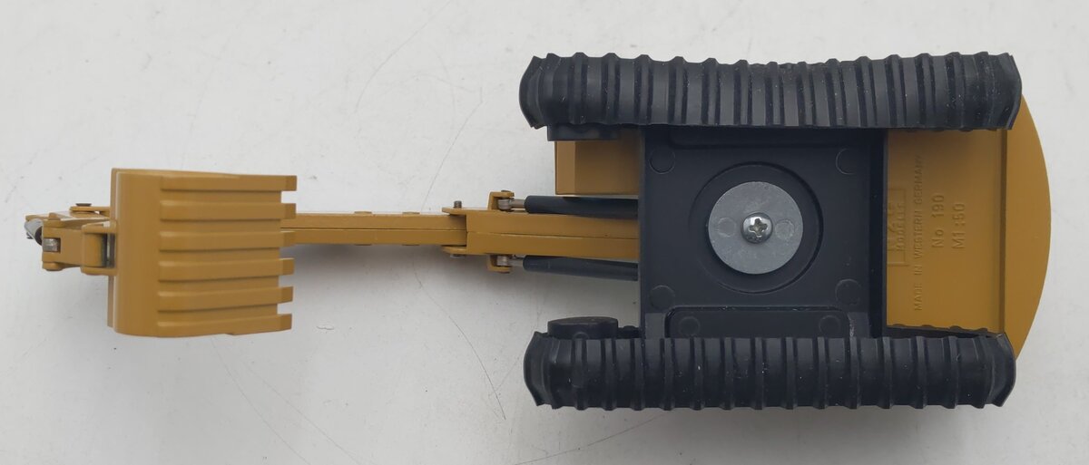 NZG 190 1:50 Caterpillar 215 Hydraulic Excavator EX/Box