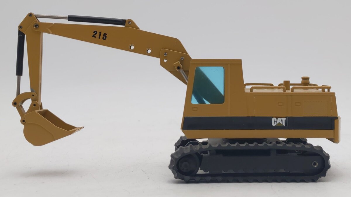 NZG 190 1:50 Caterpillar 215 Hydraulic Excavator EX/Box