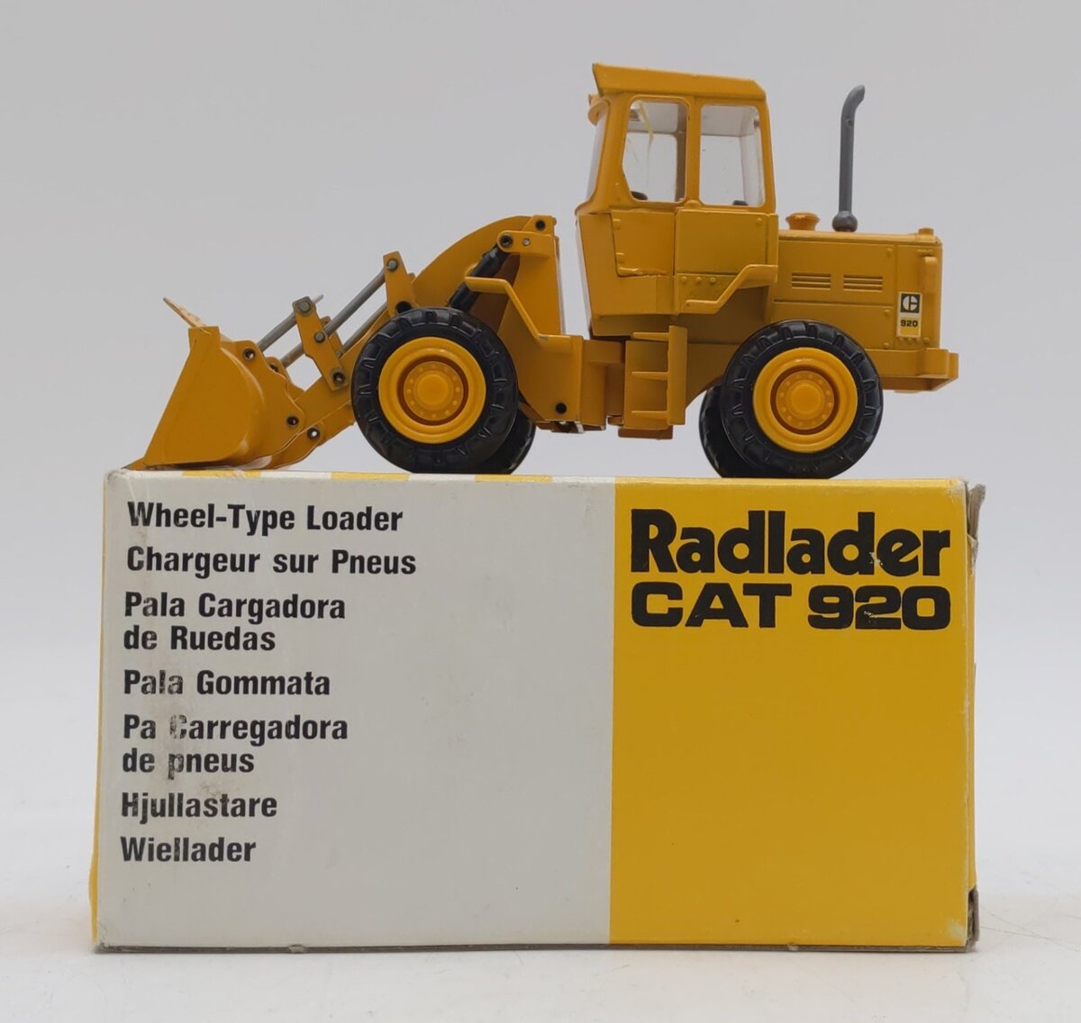 Conrad 1:50 Die-Cast Caterpillar 920 Wheel Loader EX/Box
