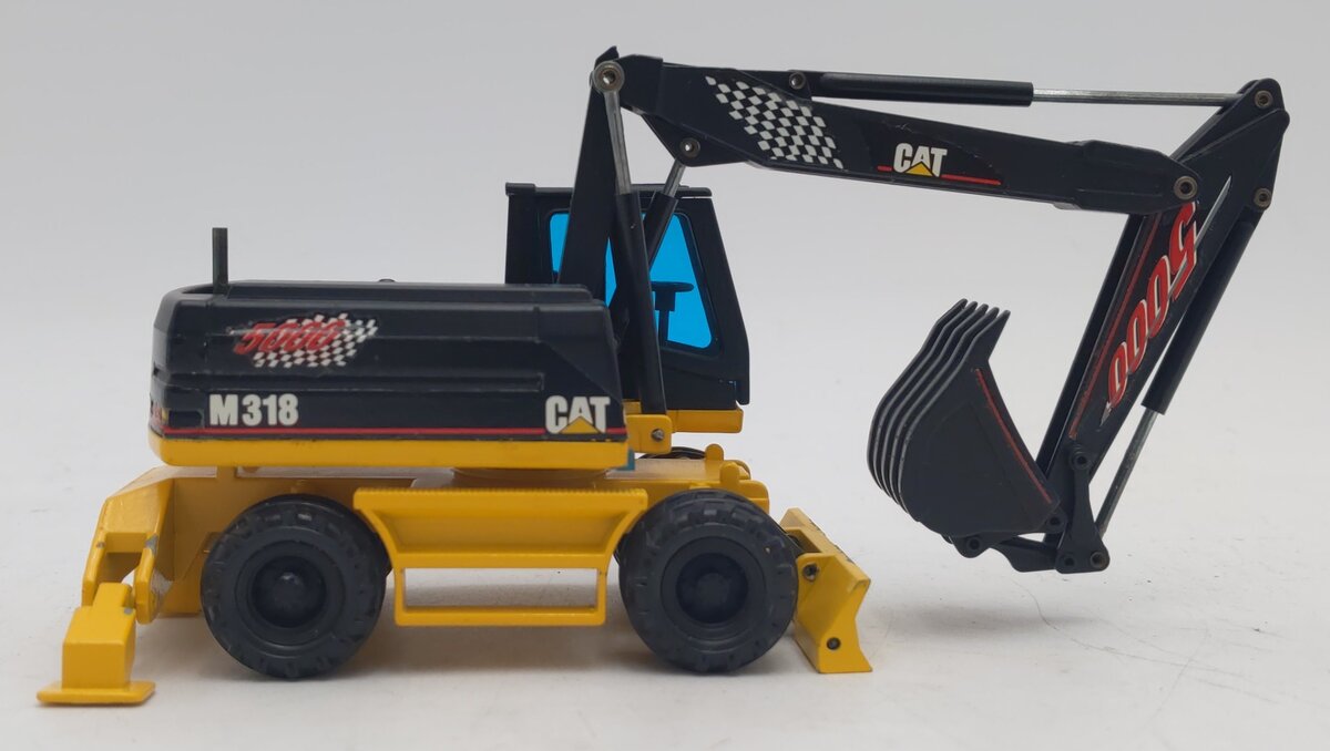 NZG 405/03 1:50 Caterpillar M318 Wheeled Excavator VG