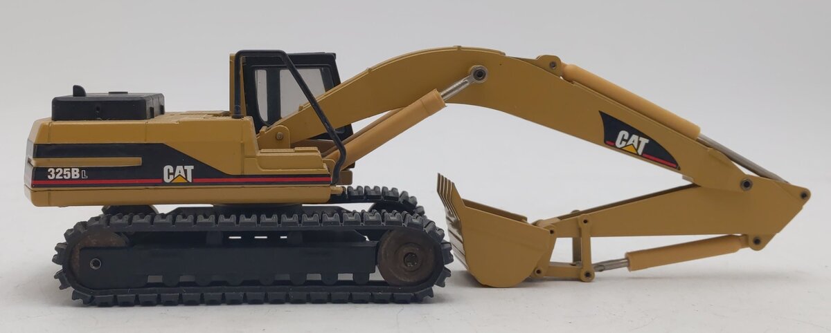 NZG 367 1:50 Caterpillar 325B L Excavator EX/Box