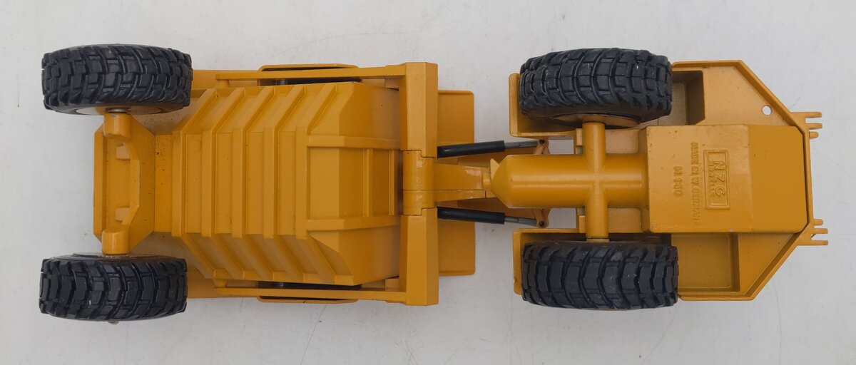 NZG 132 1:50 Caterpillar PR621 Athey Dump Truck VG/Box
