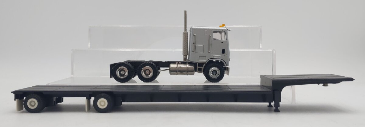 Conrad 1:50 Die-Cast Freightliner Cabover Truck w/ Step Deck Trailer EX