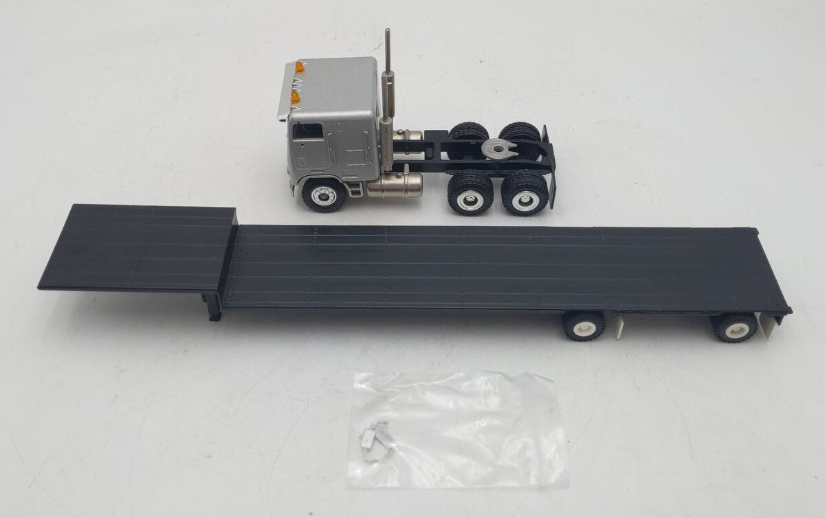 Conrad 1:50 Die-Cast Freightliner Cabover Truck w/ Step Deck Trailer EX